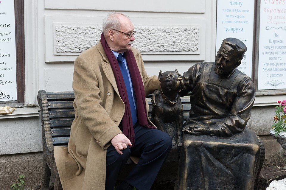 Владимир Бортко на открытие памятника в честь 30-летнего юбилея фильма "Собачье сердце"